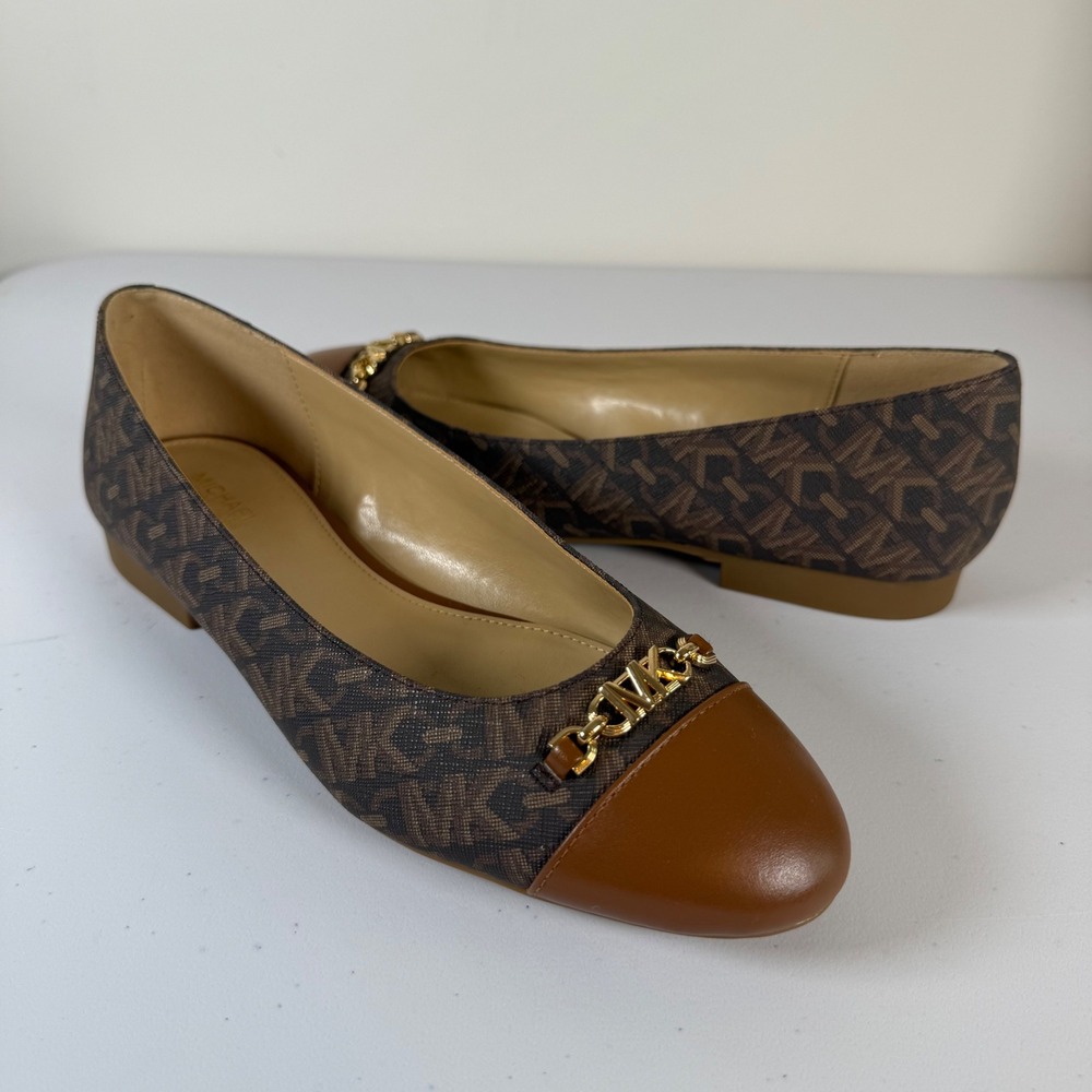 NWOT Michael Kors Rebecca Flex Ballet Flats Size 7.5 Monogram Logo Cap Toe Chain
